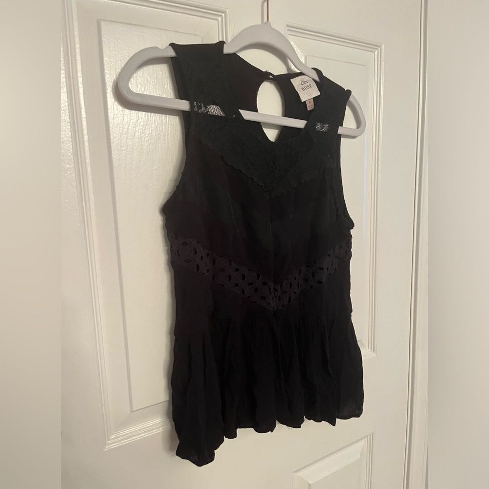 🎉 Knox Rose Black Tank